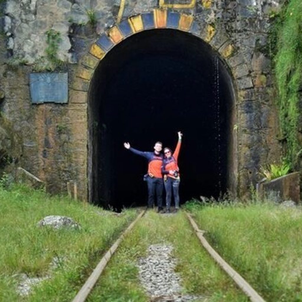 Tour Cisneros Aventura desde Medellín: charcos y túnel ferroviario